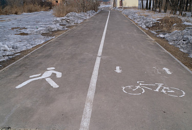 Пешеходная дорожка и велосипедная дорожка