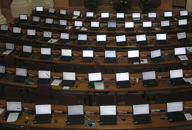 Пустой зал парламента Бурятии
