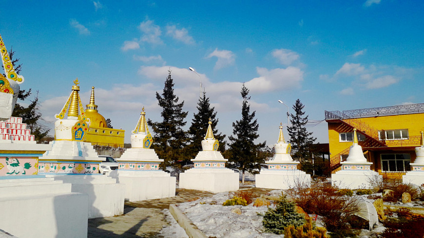 Улан-Удэ. На территории буддийского храма "Ринпоче-багша" на Лысой горе 