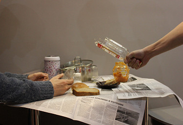 �������