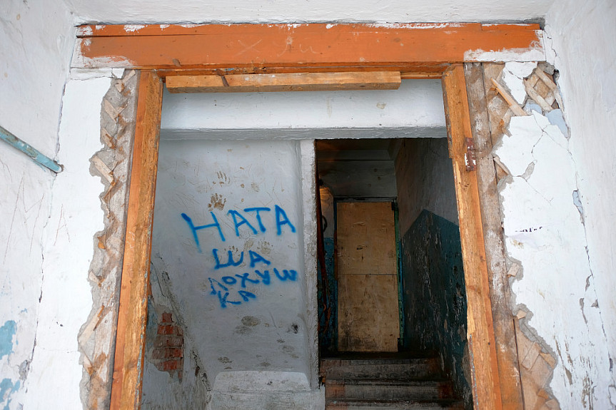 �������