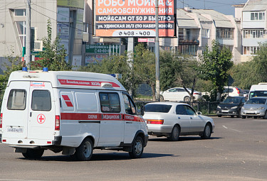 Машина "скорой помощи" в городе Улан-Удэ