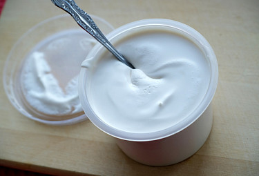 ������ � �����. Cream and a spoon