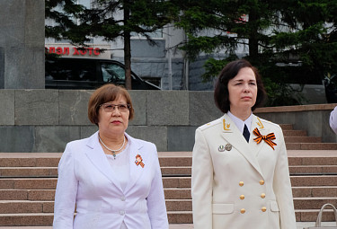 Альбина Кириллова (слева) и Галина Ковалева рядом 24 июня 2020 года. Бурятия. Улан-Удэ