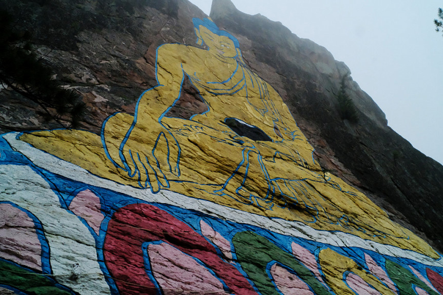 Бурятия. 33-метровое изображение Будды, вырезанное на горе Баян-Хонгор