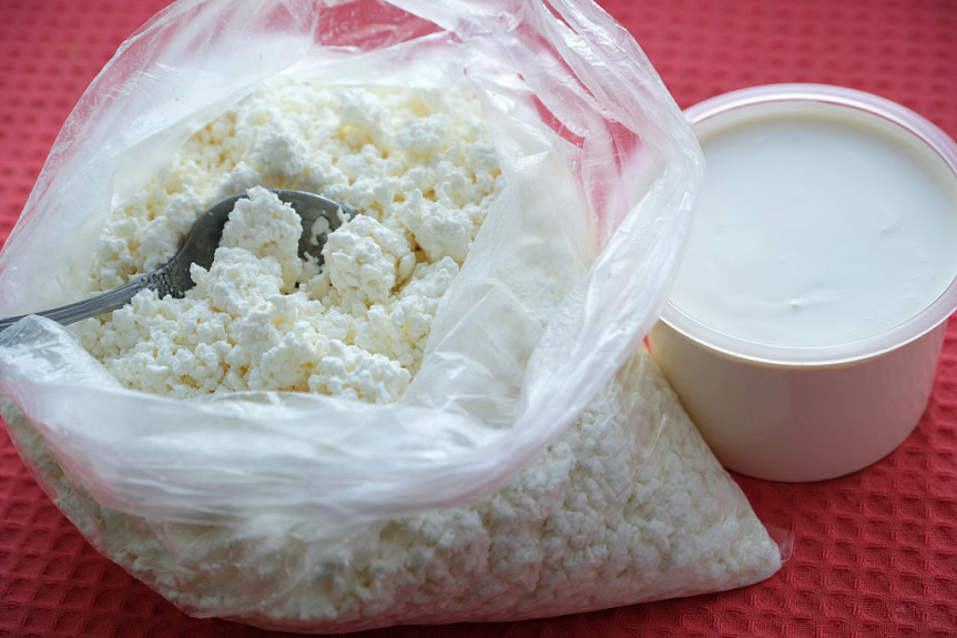 ����� � �������� � ����� �� ��������. Cottage cheese and cream