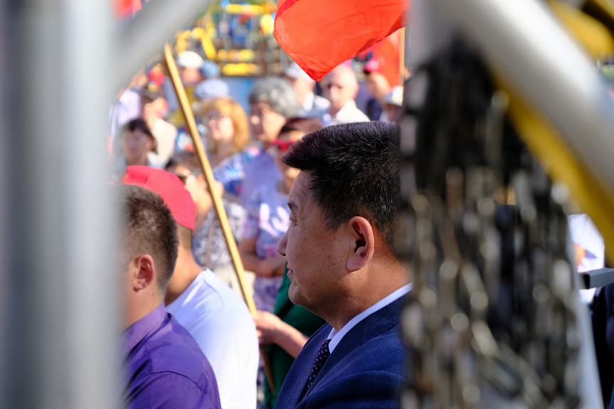 Вячеслав Мархаев среди участников митинга против пенсионной реформы. Улан-Удэ 2 сентября 2018 г.