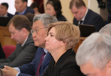 Бурятия. Екатерина Кочетова на сессии парламента республики (2020 год)