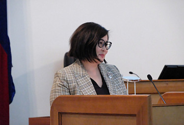 Юлия Жамбалова, Уполномоченный по правам человека в Республике Бурятия, на сессии Хурала (24.04.2023)
