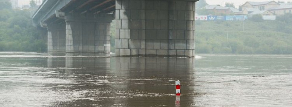 Улан удэ селенга вода. Селенга Улан-Удэ. Наводнение в Улан Удэ. Река уда в Улан-Удэ. Уровень воды в реке Селенга на сегодня.