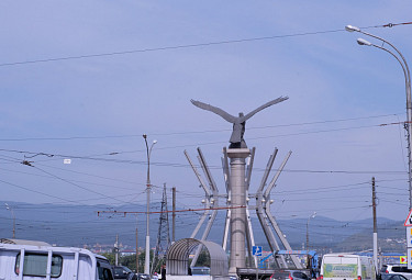 Улан-Удэ. Скульптура "Беркут" в Октябрьском районе