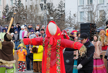 Масленица в Улан-Удэ. Готовится сожжение чучела Масленицы 10 марта 2019 года