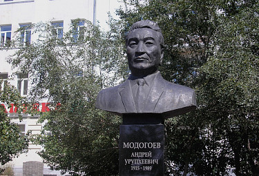 Памятник Модогоева
