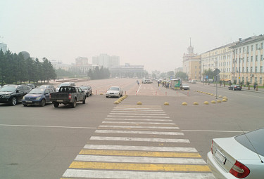 Улан-Удэ. Площадь Советов. Ветер принес дым от лесных пожаров в Якутии (09.08.2021)