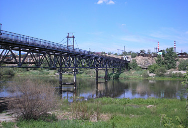 мост через реку