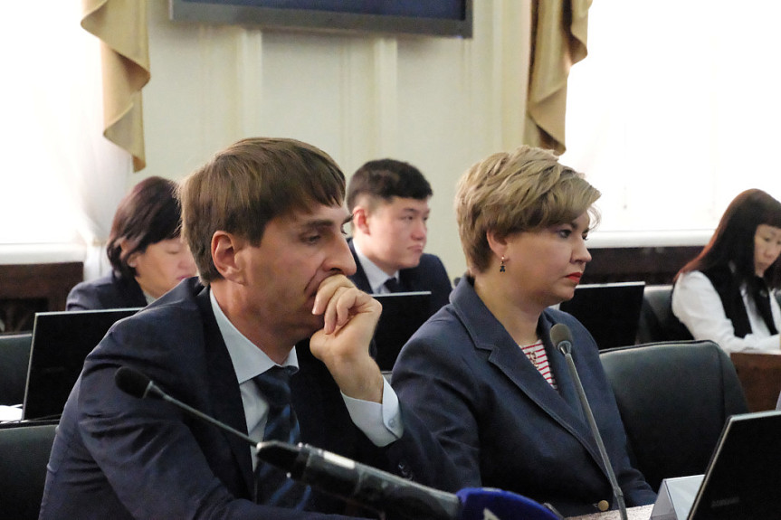 Алексей Оловянников и Екатерина Кочетова на совещании. 2022 год