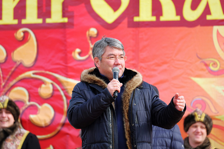 Улан-Удэ. Алексей Цыденов с речью на Масленице (10 марта 2019 года)