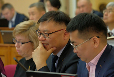 ����� ���������� �������� (� ������ ����) � ������� ���������� ������ (������ �� ����)