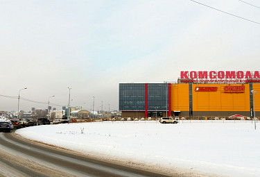 Иркутск. Торговый центр у нового ангарского моста