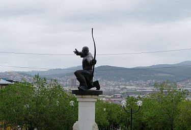 Бурятия. Памятник мэргэну (бурятскому лучнику) в Улан-Удэ