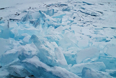 Бурятия. Ледяные торосы на Байкале
