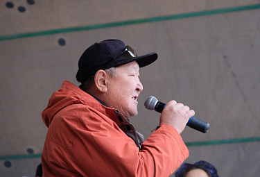 Улан-Удэ. Поэт Есугей Сындуев на митинге 29 сентября 2019 года за освобождение задержанных