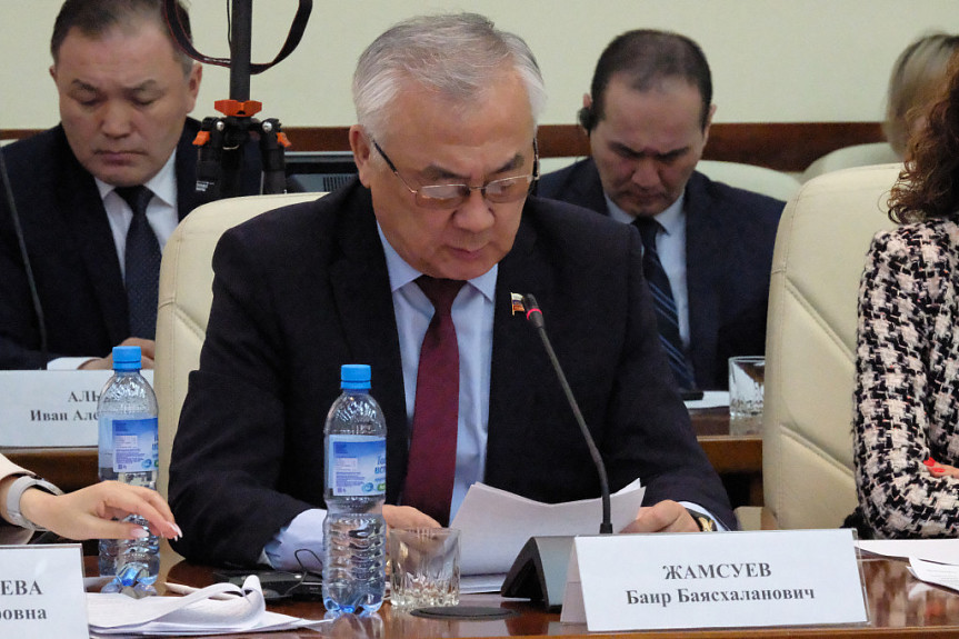 Баир Баясхаланович Жамсуев на встрече представителей России и Монголии (Бурятия, Улан-Удэ, 4 апреля 2023 года)