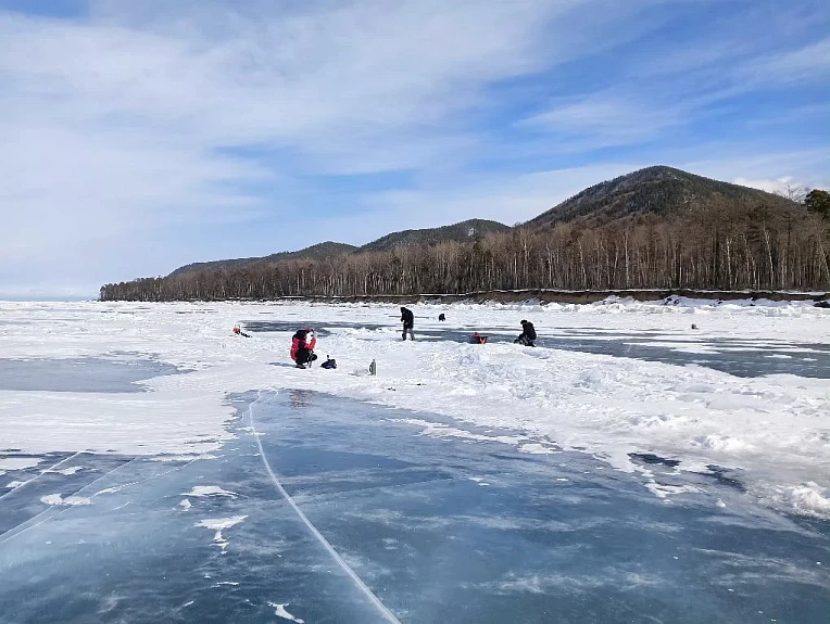 ��������� ������� � �������. ������. Ice fishing in Buryatia
