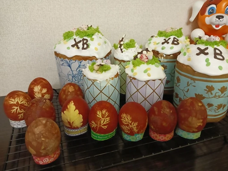 ����� � ������. ������ � �������� ���� �� �������. Russian Easter breads and Easter eggs