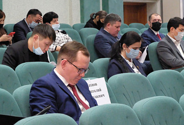 Анатолий Николаевич Сахнов на сессии Улан-Удэнского горсовета 