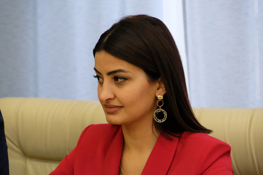 ����� ��������, ����� ����� ������� "����" (�����������) � ����-���