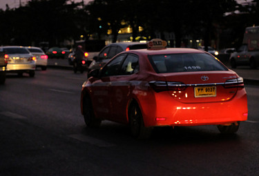 ����� � ��������. Evening taxi in Thailand