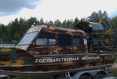 Бурятия. Лодка государственной инспекции в заповеднике Бурятия. Лодка государственной инспекции в заповеднике
