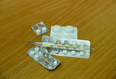 �������