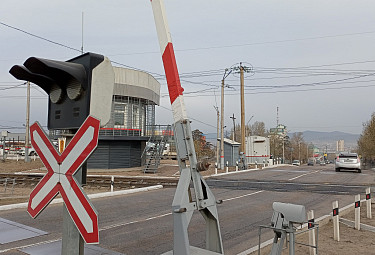    ""  -. . Railway crossing in the south-west of Ulan-Ude