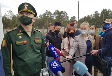Заурбек Алборов, начальник военного госпиталя, рассказывает СМИ Бурятии о "коронавирусном" медцентре в Сосновом боре
