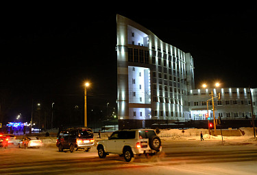 Зимний Улан-Удэ - Национальный банк, дорога, машины