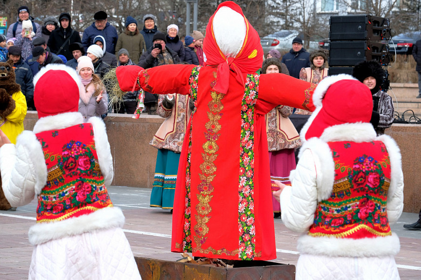 Улан-Удэ. Масленица на площади Советов