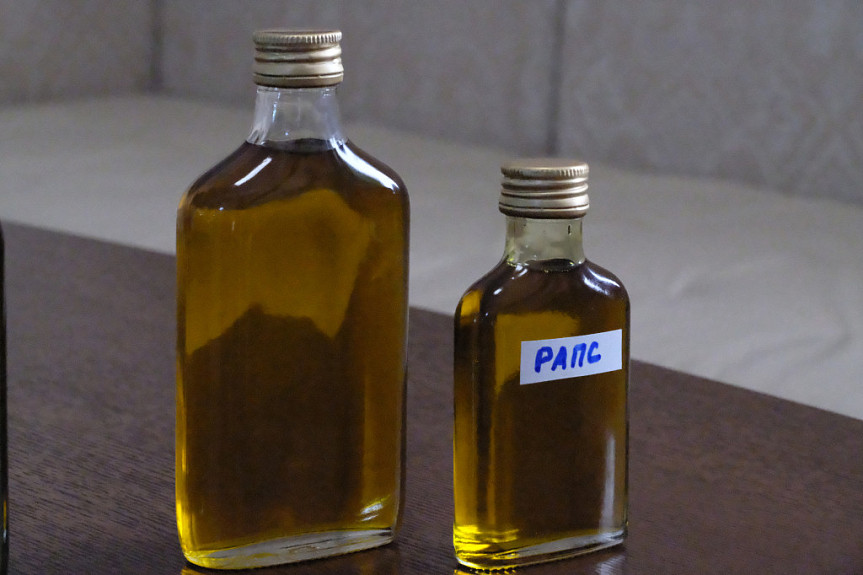 Рапсовое масло, полученное в качестве эксперимента в Бурятии (2021 год)