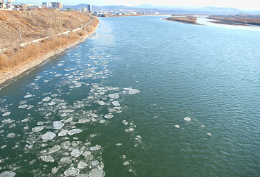 Улан-Удэ. Река Селенга готовится к зиме