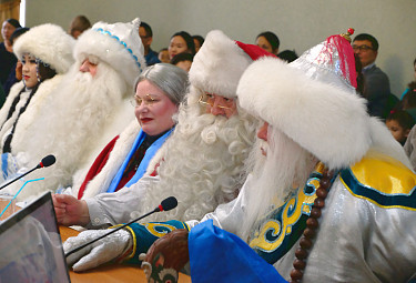 Бурятский Дед Мороз (Сагаан Убгэн) со сказочными коллегами