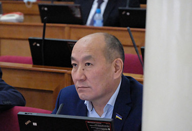 Баир Базарович Гармаев в парламенте Бурятии (2021 год)
