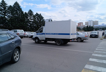 Конвоирование. Автозак полиции в центре Улан-Удэ. Машина ОБОКПО (отдельный батальон охраны и конвоирования подозреваемых и обвиняемых)