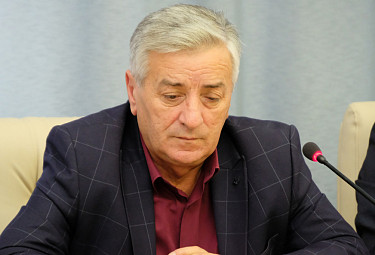 ����� ������, ����� ����� ������� "����" (�����������) � ����-���