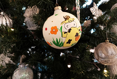 ���������� ���� � �������� ���������. New year tree