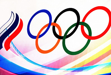 Полотнище с цветами флага РФ и олимпийскими кольцами